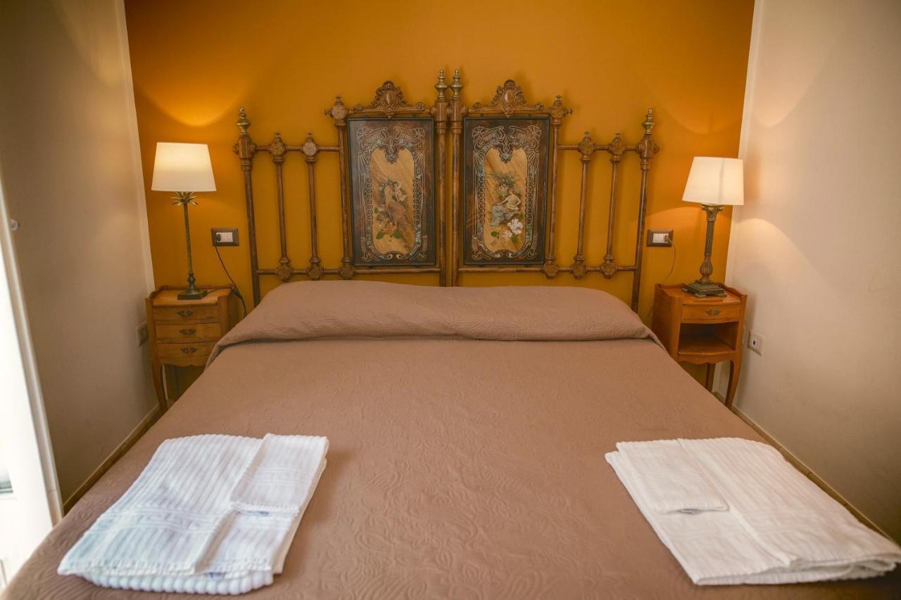 마테라 La Casa Di Ele B&B 외부 사진